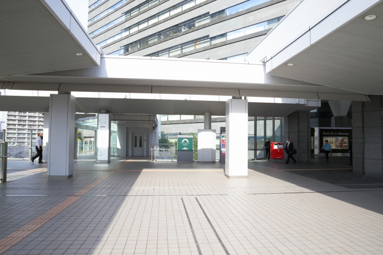 大崎駅の改札を出て、ゲートシティ方面に進みます